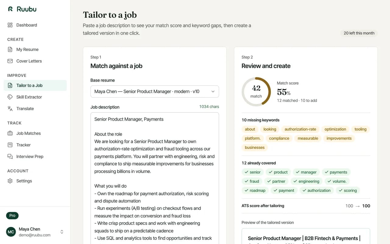 Une offre d’emploi à côté d’un CV adapté à celle-ci, avec les mots-clés correspondants surlignés et un meilleur score de correspondance ATS