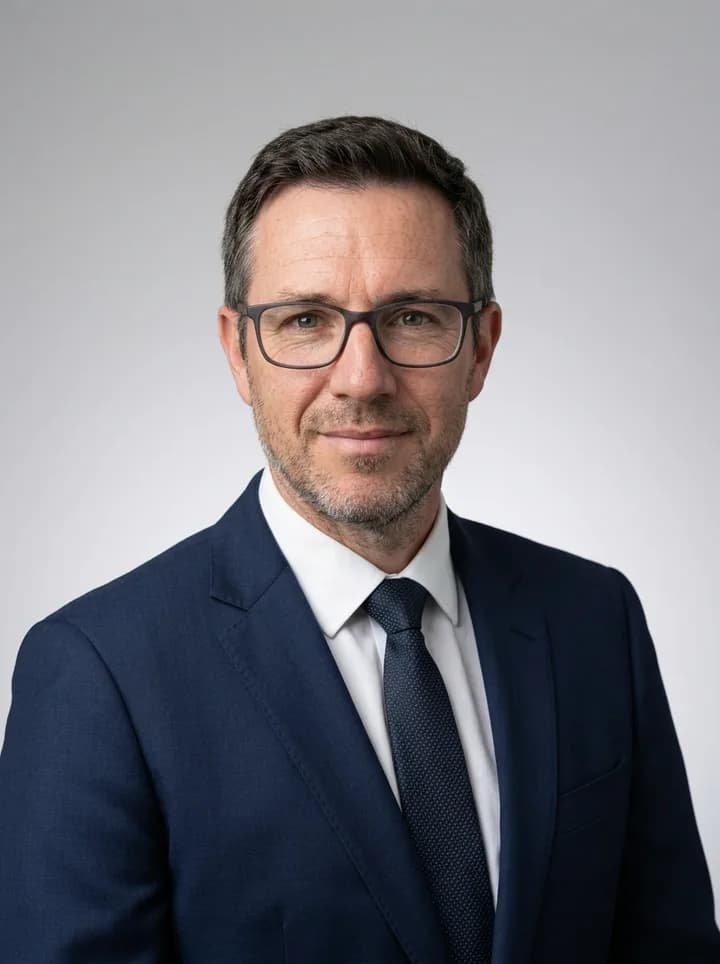 Corporate AI headshot of an AI-generated sample person