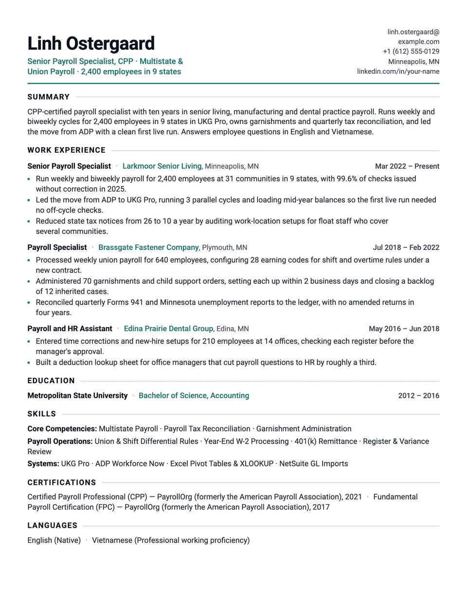 Payroll Specialist sample resume in the Tempo template
